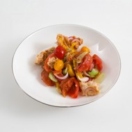 Салат из трех видов помидоров