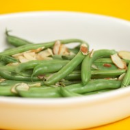 Салат из зеленой фасоли и фундука