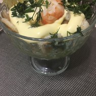 Салат-коктейль из креветок