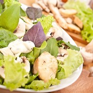 Салат куриный  с грибами под сыром