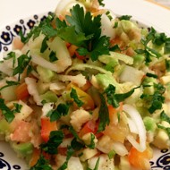 Салат «Панцанелла» из свежих овощей