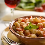 Салат-паста с ветчиной и овечьим сыром