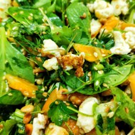 Салат с адыгейским сыром, зеленью и орехами