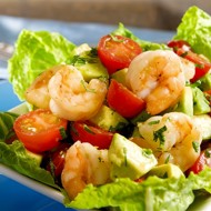 Салат с авокадо и креветками