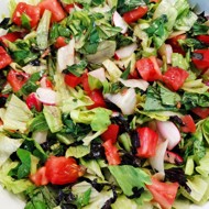 Летний салат с базиликом