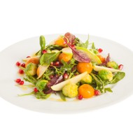 Салат с брюссельской капустой и гранатом