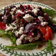 Салат с чечевицей и свеклой