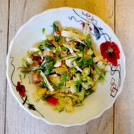 Салат с чесночной семгой