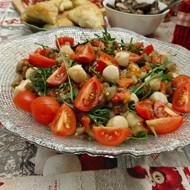 Салат с гребешками и запеченными овощами