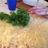 Салат с яблоками, морковью, яйцами и сыром