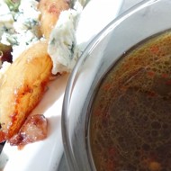 Салат с карамелизованными грушами и рокфором