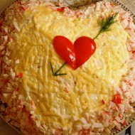 Салат с картофелем, крабовыми палочками и яблоками