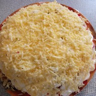 Салат с копчеными окорочками