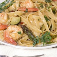 Салат с креветками и запеченными овощами