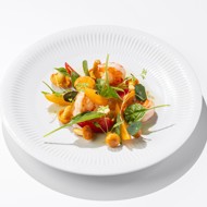 Салат с лисичками и креветками