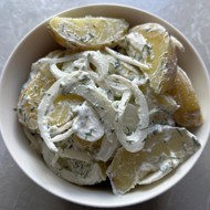 Салат с луком и картофелем