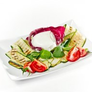 Салат с моцареллой и цукини