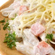 Салат с пастой и рыбой