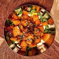 Салат с печеной тыквой и брынзой