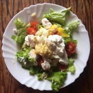 Салат с помидорами и зеленью