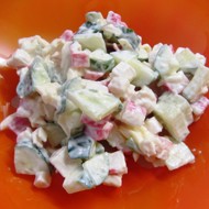 Салат с сыром и крабовыми палочками