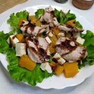 Салат с тыквой, индейкой и фетой