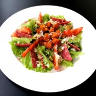 Салат с тыквой карри, сыром и бальзамическим уксусом