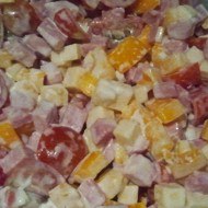 Салат с ветчиной и сладким перцем