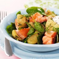 Салат с запеченным лососем