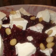 Салат из свеклы с кедровыми орехами и сыром