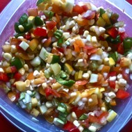 Сальса с персиками и кукурузой