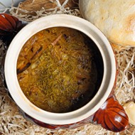 Щи из квашеной капусты с лисичками