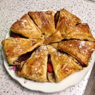 Щоколадный пирог из слоеного теста