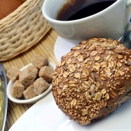 Серый хлеб с семечками