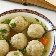 Шарики из мацы с петрушкой и шалфеем