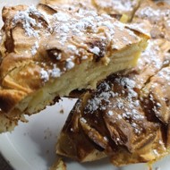 Шарлотка на кукурузной муке