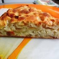 Шарлотка с яблоками и корицей