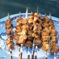 Шашлык барра-кебаб с салатом