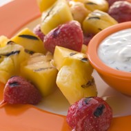 Шашлык из фруктов с лаймовым сиропом