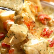 Шашлыки из палтуса и красных перцев в йогурте и песто