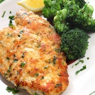 Шницель из кур в сдобных сухарях