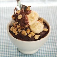 Шоколадная манная каша с банановым муссом