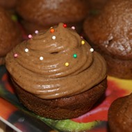 Шоколадные капкейки со сметанным кремом