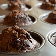 Шоколадные кексы с черникой