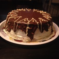 Шоколадный торт с маскарпоне в глазури