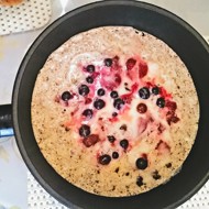 Шоколадный десерт на сковороде