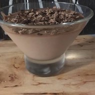 Шоколадный десерт с ликером