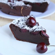 Шоколадный клафути с черешней  и лимонной цедрой