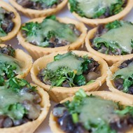 Шпинат с грибами и трюфельным маслом