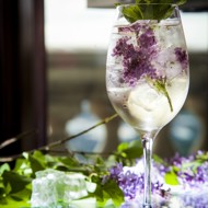 Сиреневая сангрия от шеф-бармена Mercedes bar Артема Аверина